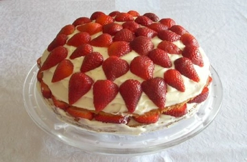 Çilekli Pasta Kreması Tarifi ve Malzemeleri